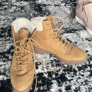 Women’s boots